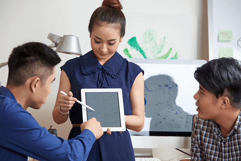 Social Media and Marketing Courses: The New Marketing Mix